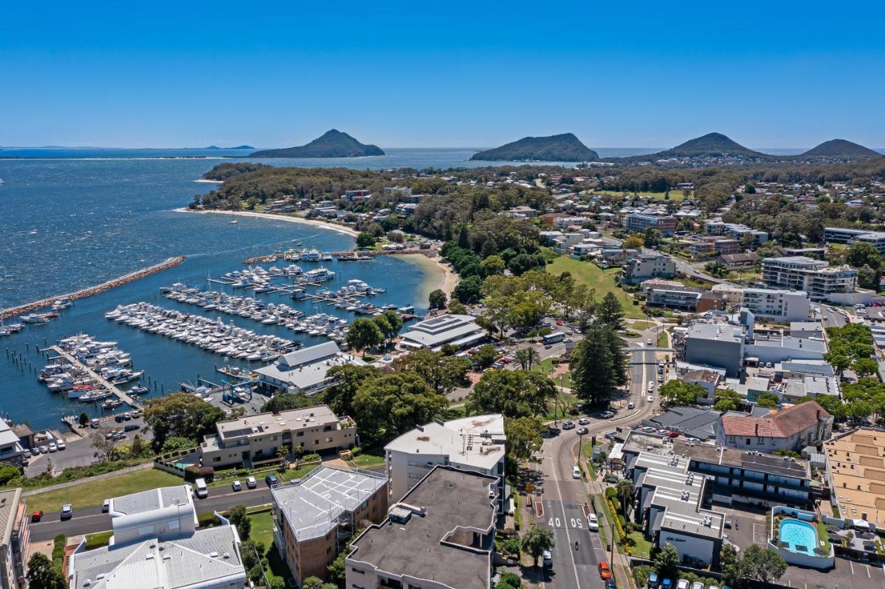 Nelson Towers Motel & Apartments Nelson Bay Bagian luar foto